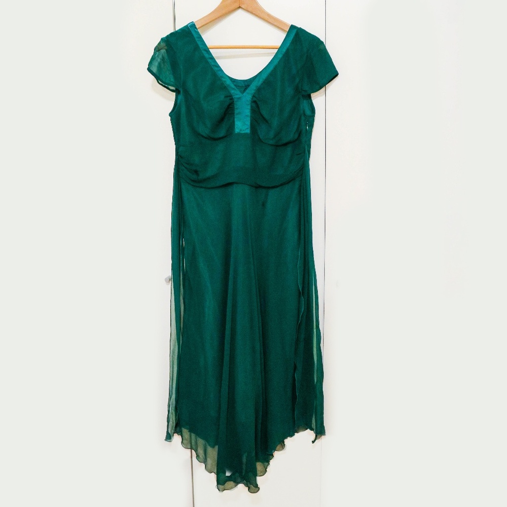 NELLI Emerald green Midi Dress | Never Worn